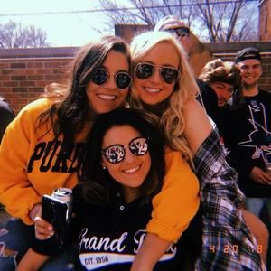 Meet your Posher, Olivia